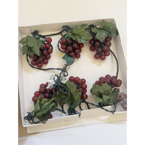 Vintage Set of RED GRAPE CLUSTER LIGHTS 6 Clusters On String Indoor/Outdoor NEW - Picture 3 of 9